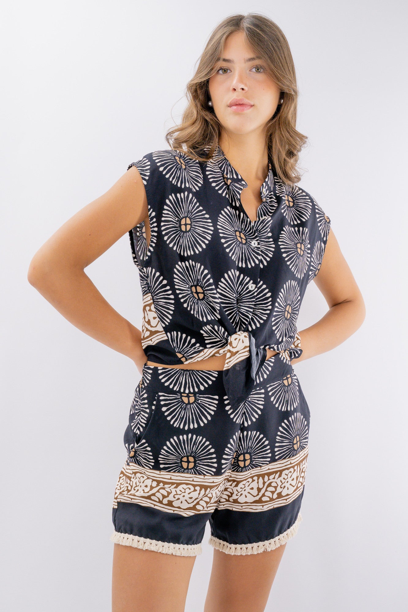 Camicia in fantasia etnica