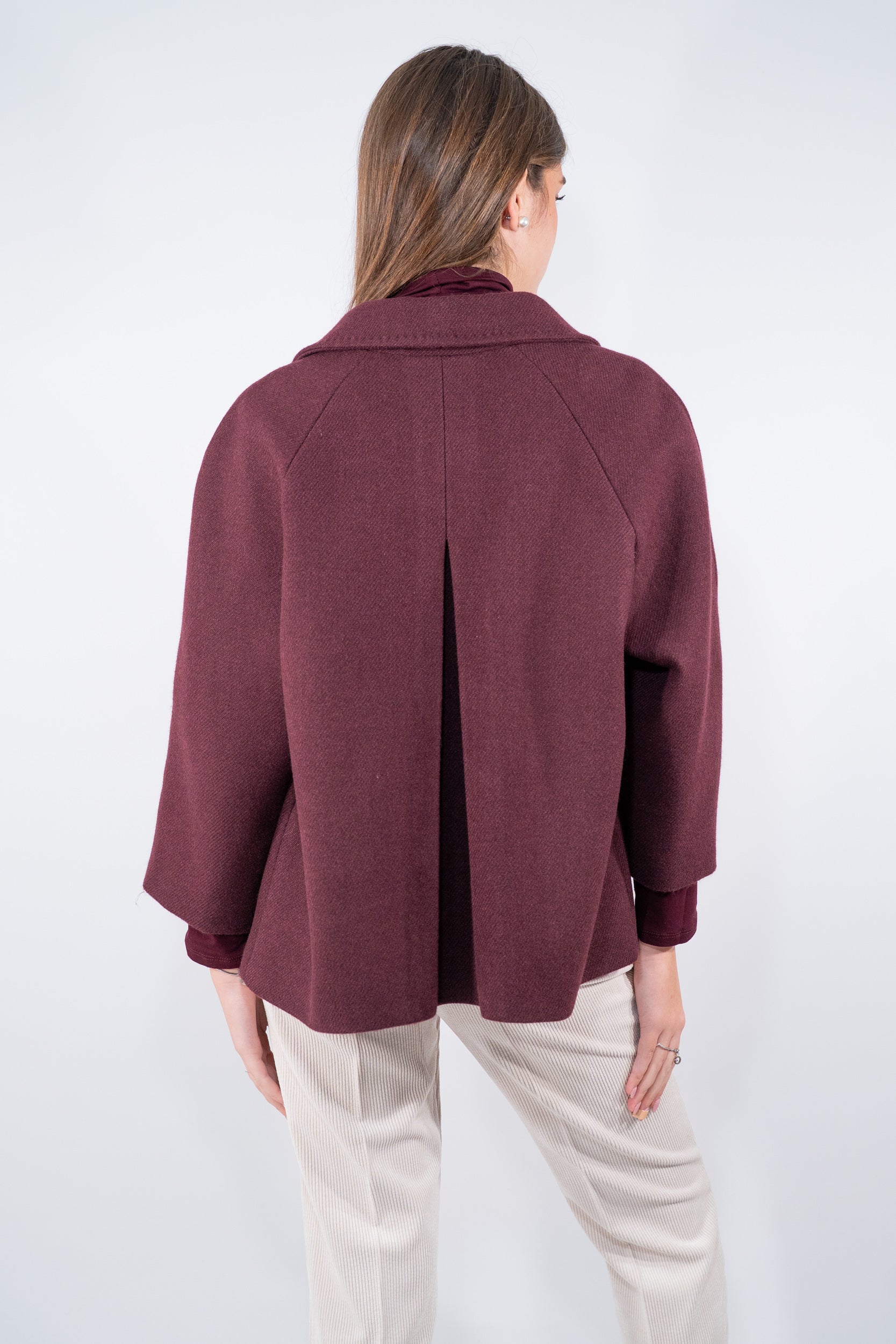 Cappotto corto  con bottoni a vista