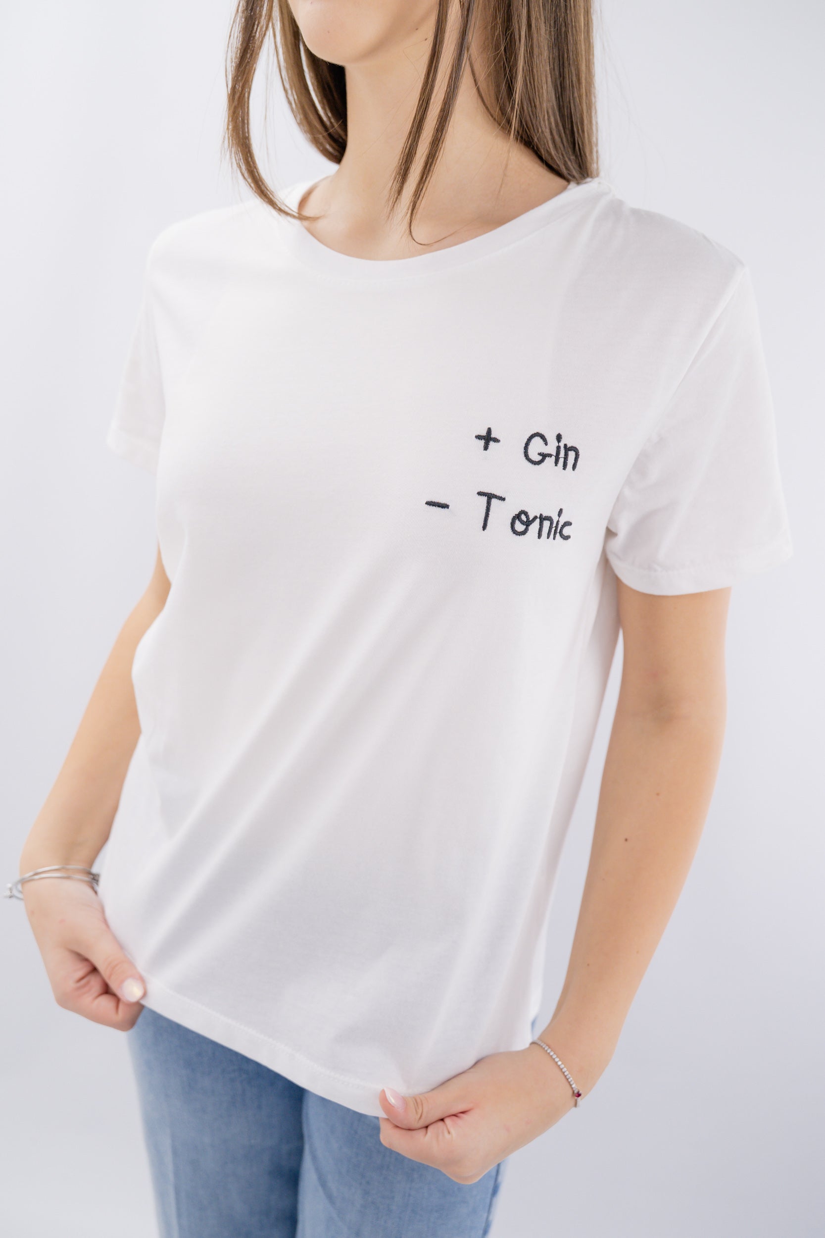 T-shirt con ricamo Gin Tonic