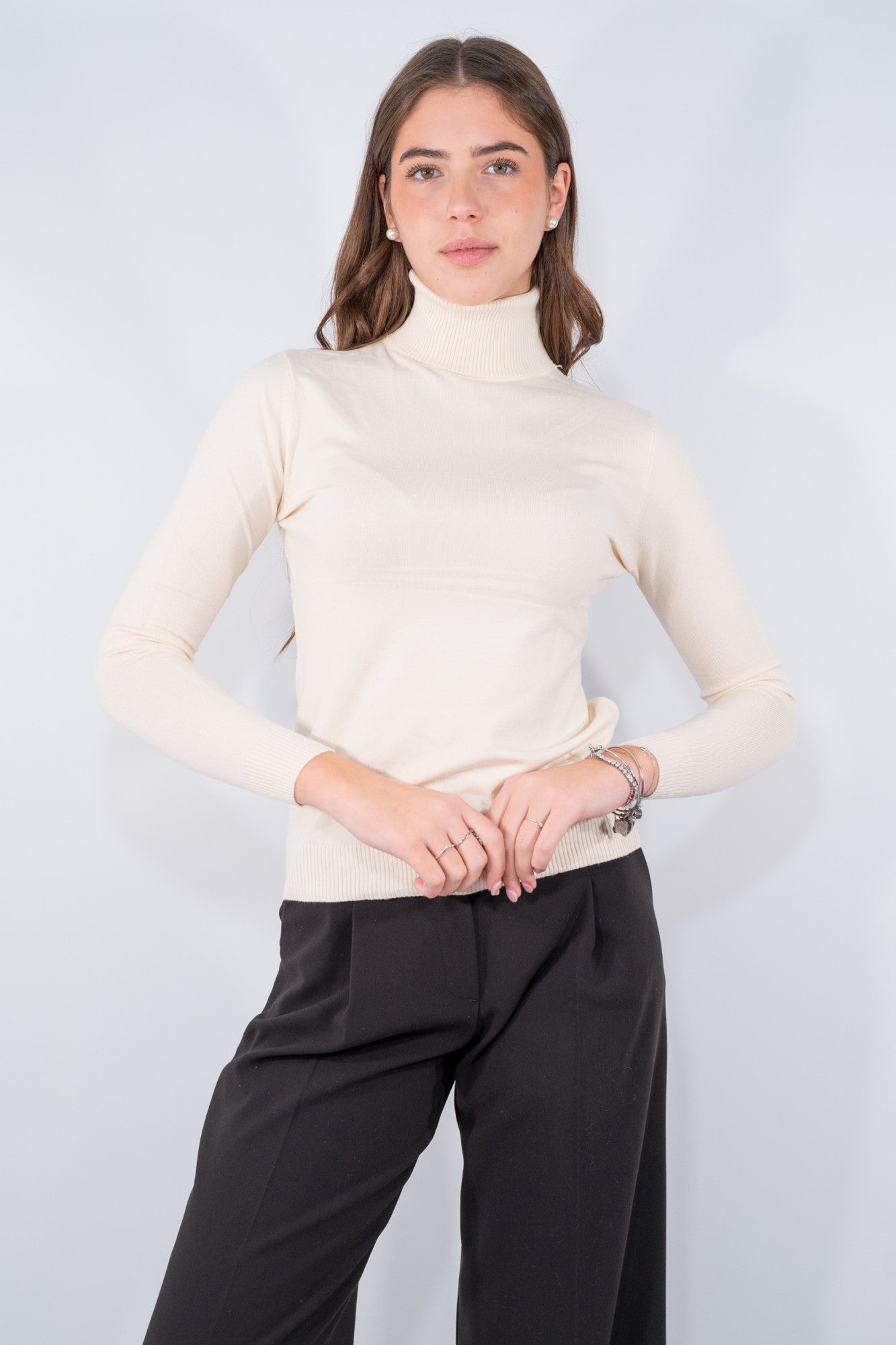 Maglia dolcevita rasata