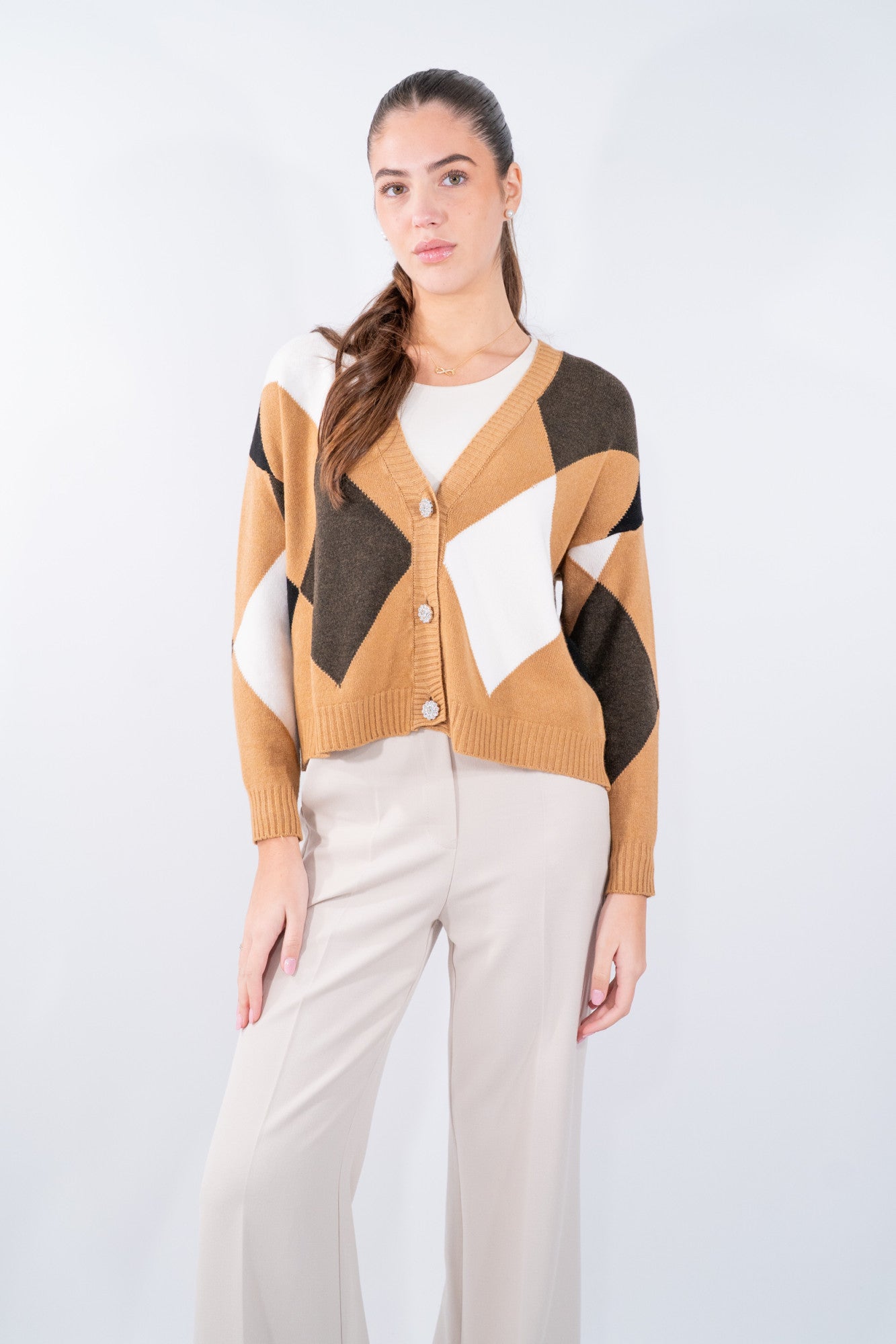 Cardigan a rombi con bottoni gioiello