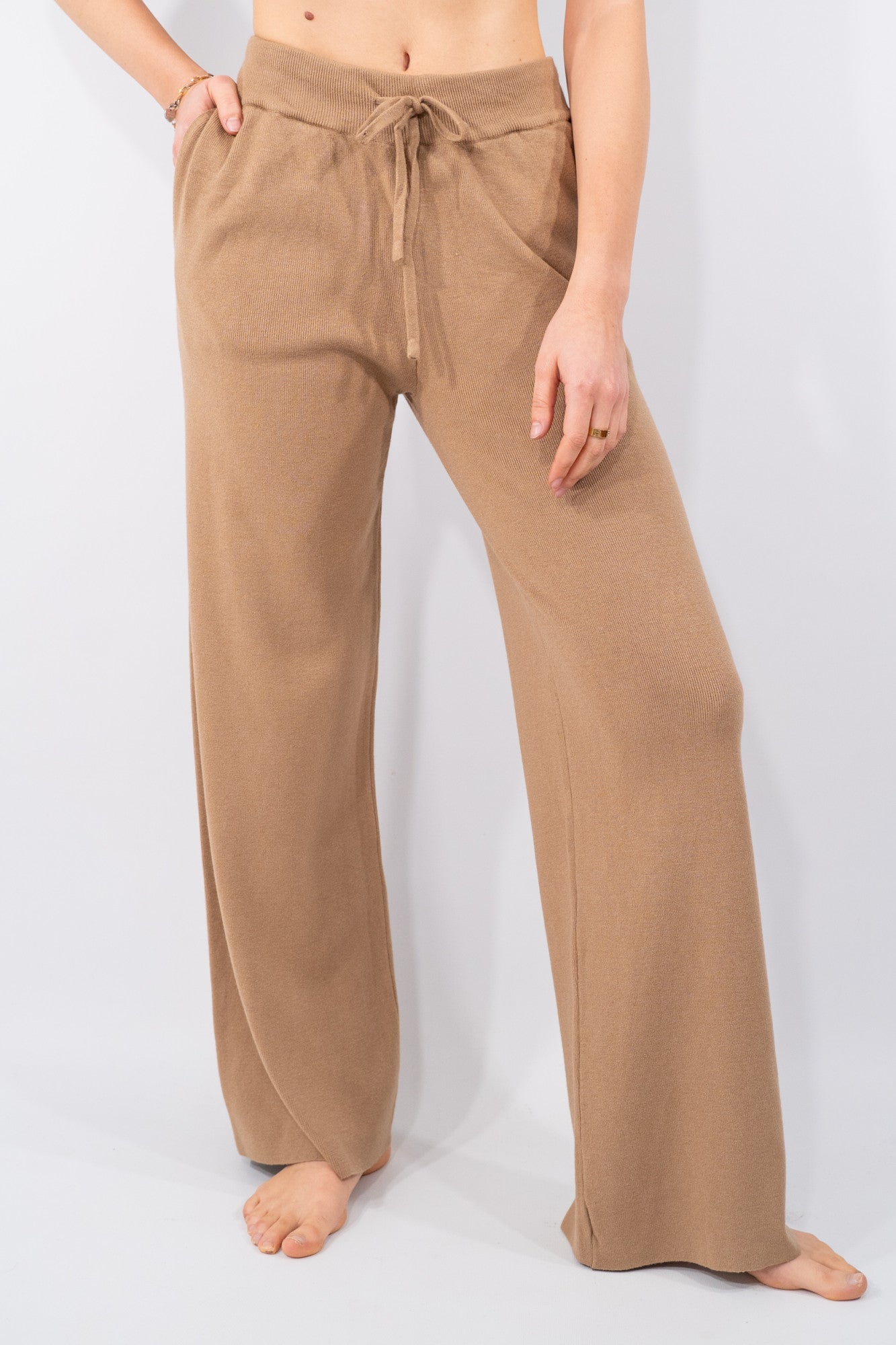 Pantalone palazzo in maglia con coulisse