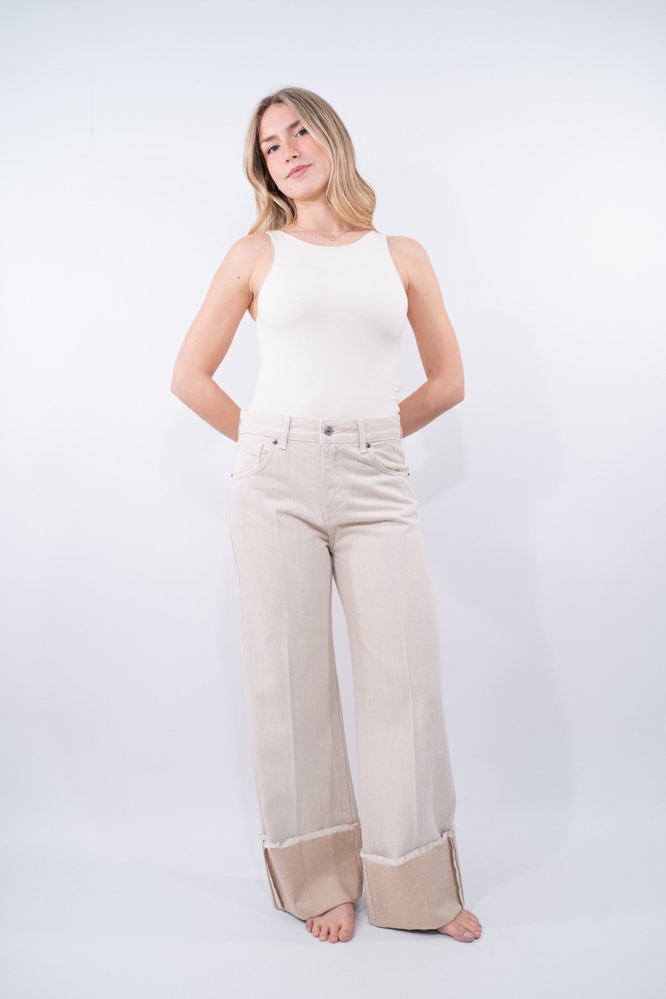 COLOR::BEIGE::1