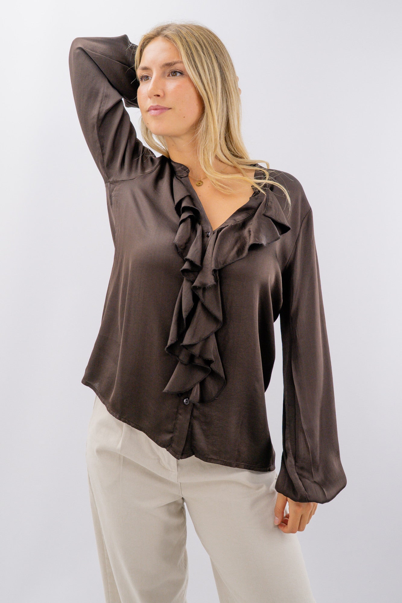 Camicia in viscosa satinata con rouches