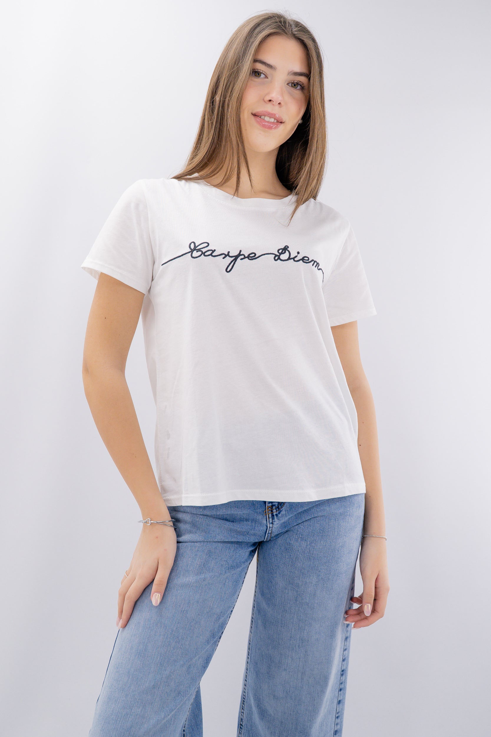 T-shirt con scritta "carpe Diem"