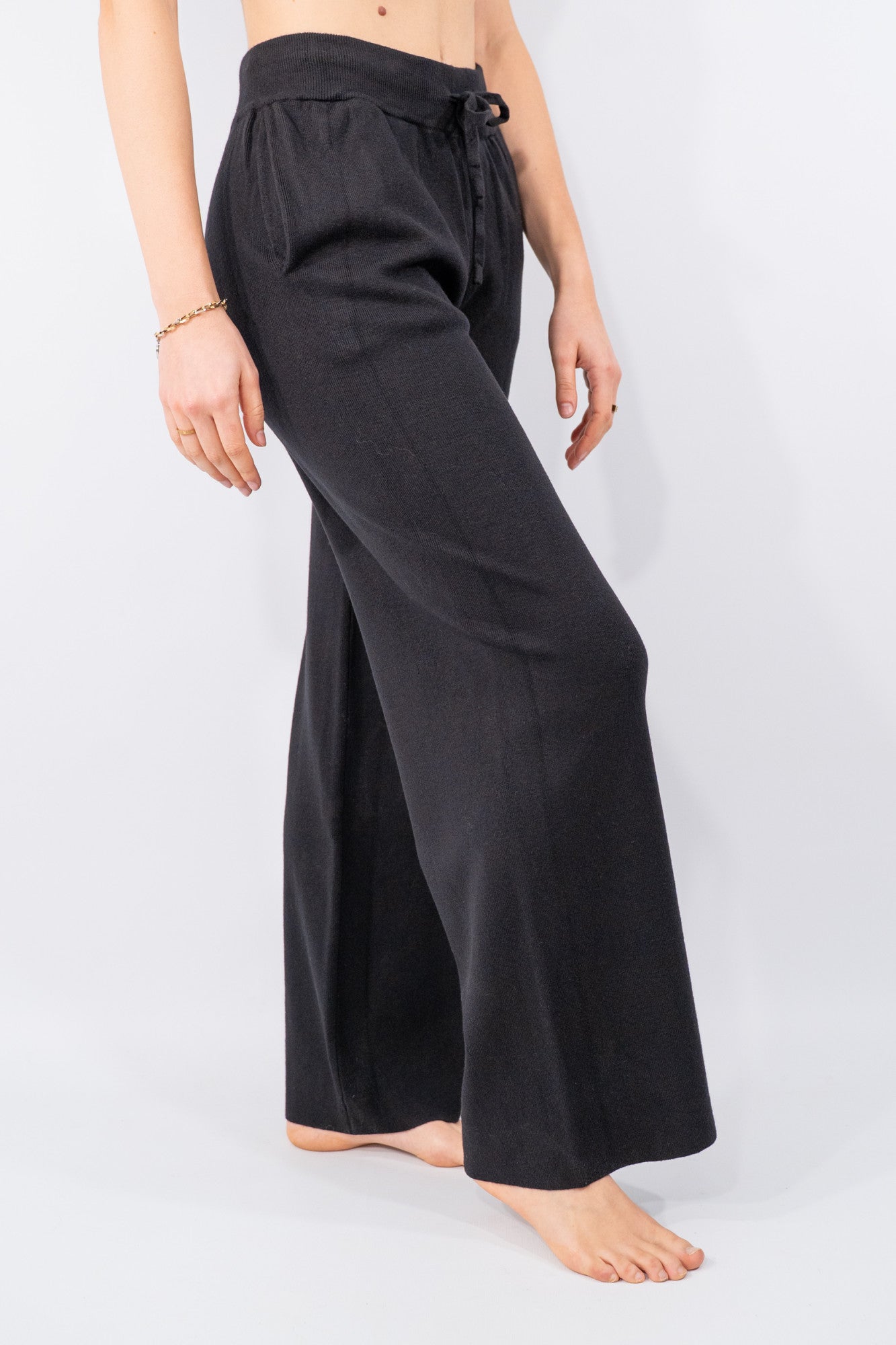 Pantalone palazzo in maglia con coulisse