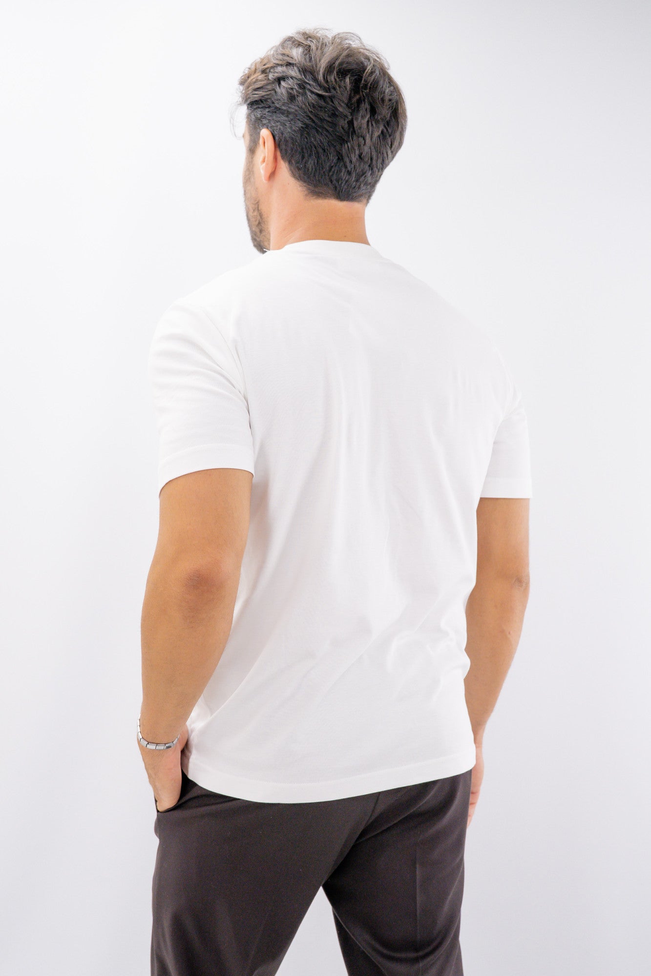 T‑shirt essenziale girocollo in cotone