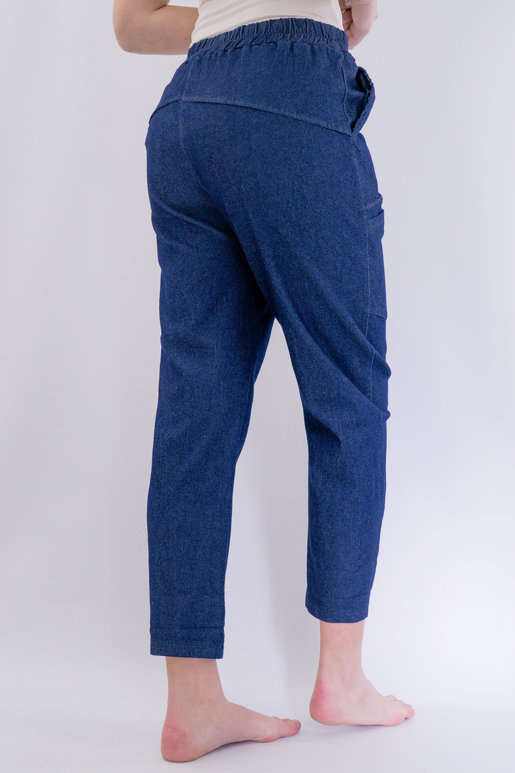 Pantalone ovetto in denim elasticizzato