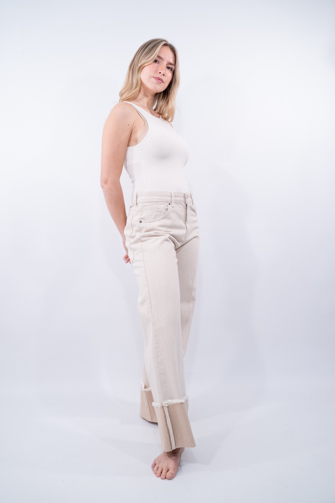 COLOR::BEIGE::3