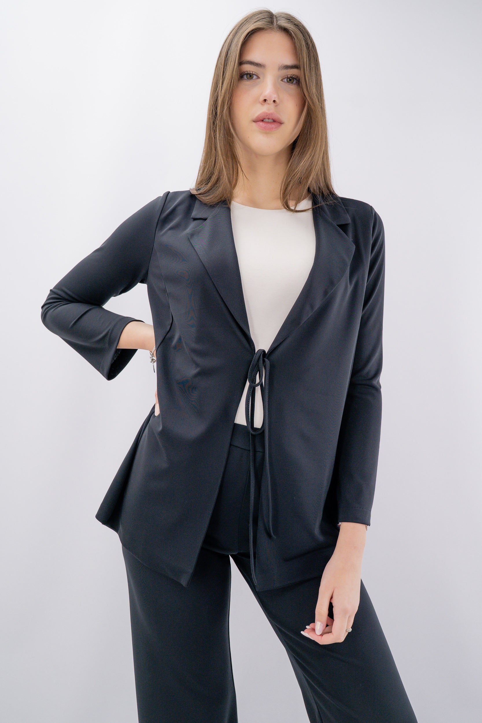 Blazer fluido con chiusura allacciata