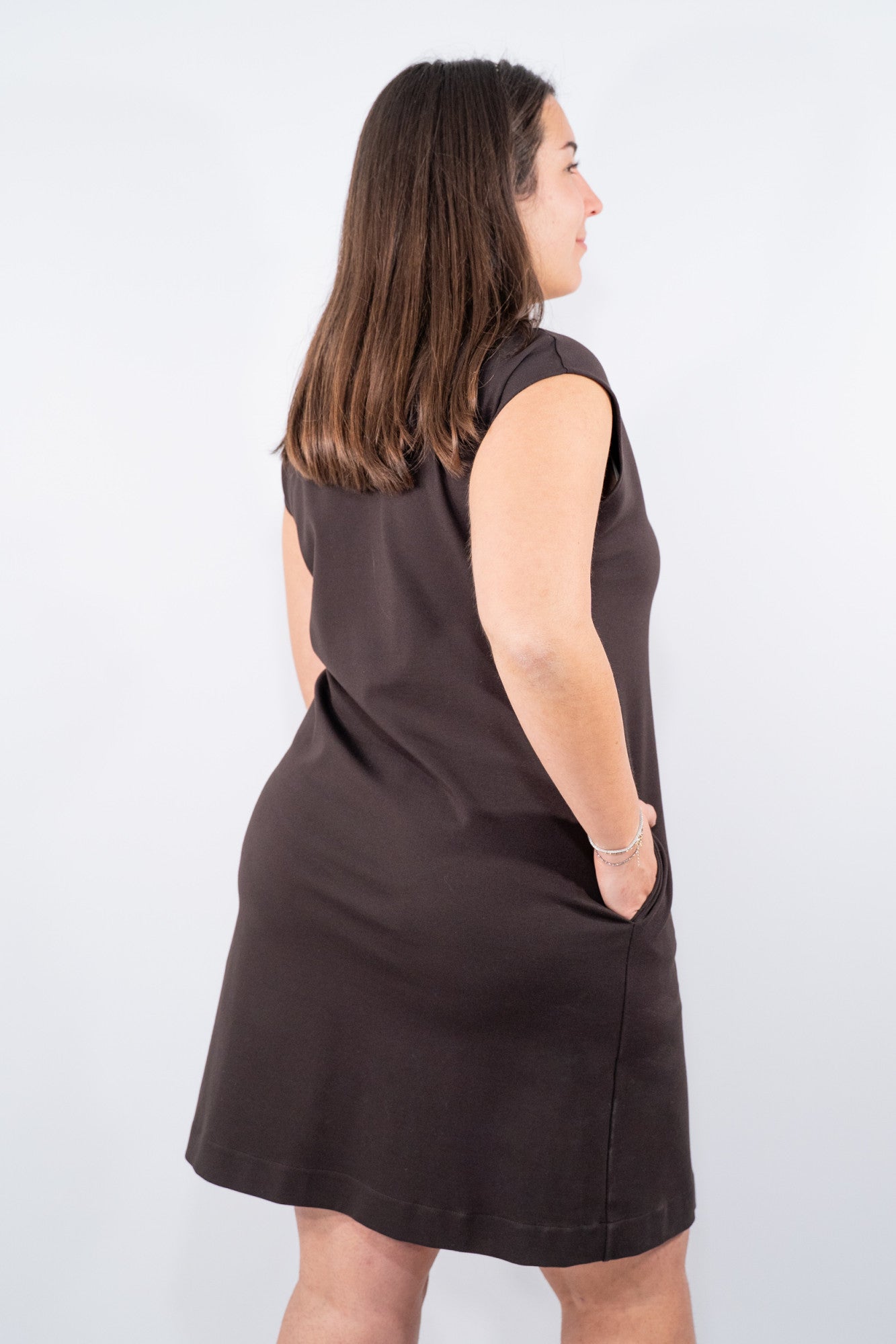 Abito tubino in punto milano con scollo a V