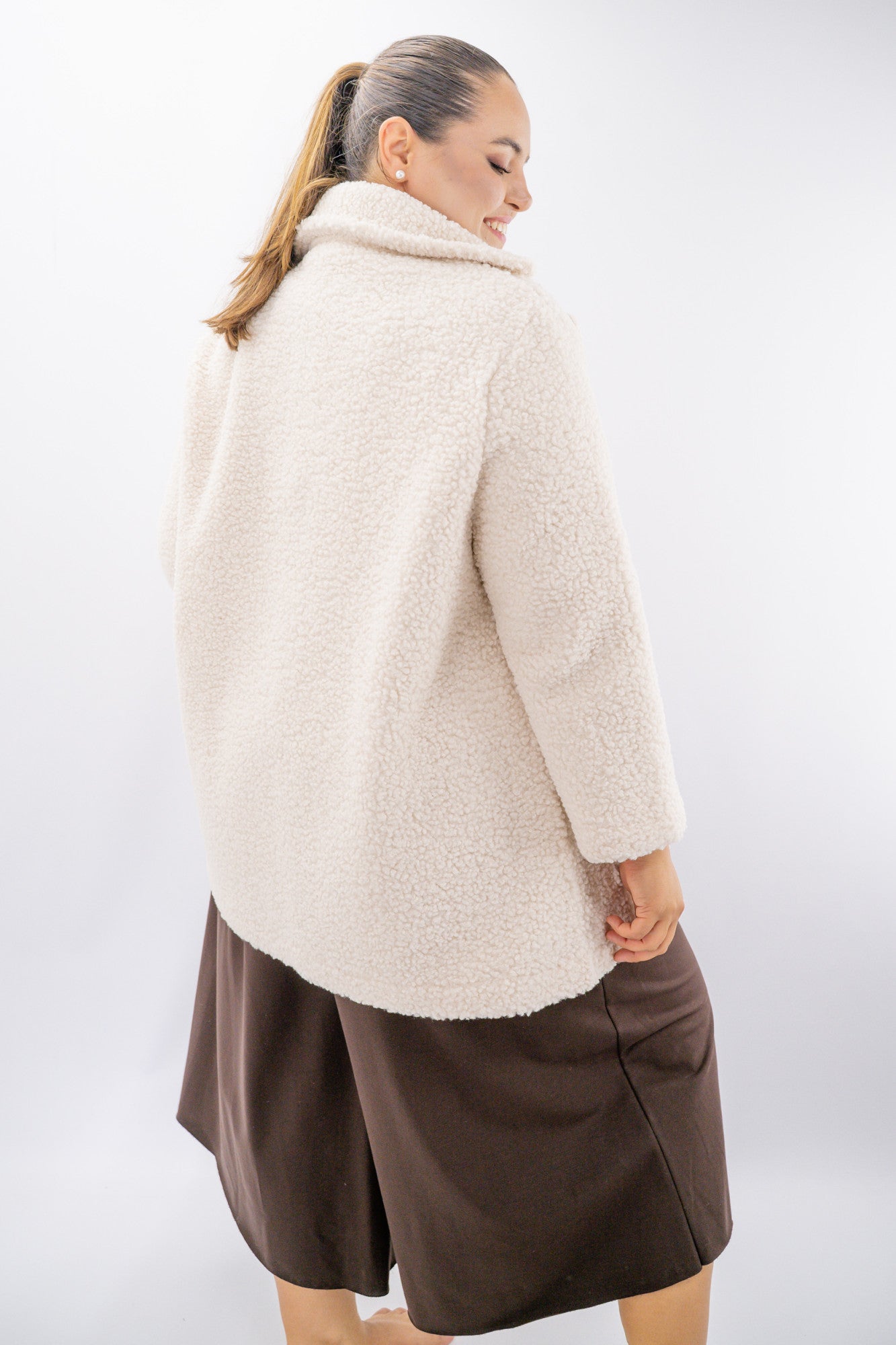 Giaccone teddy over con maxi tasche