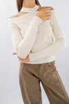 Maglia cut-out con collo a giro e spalle scoperte