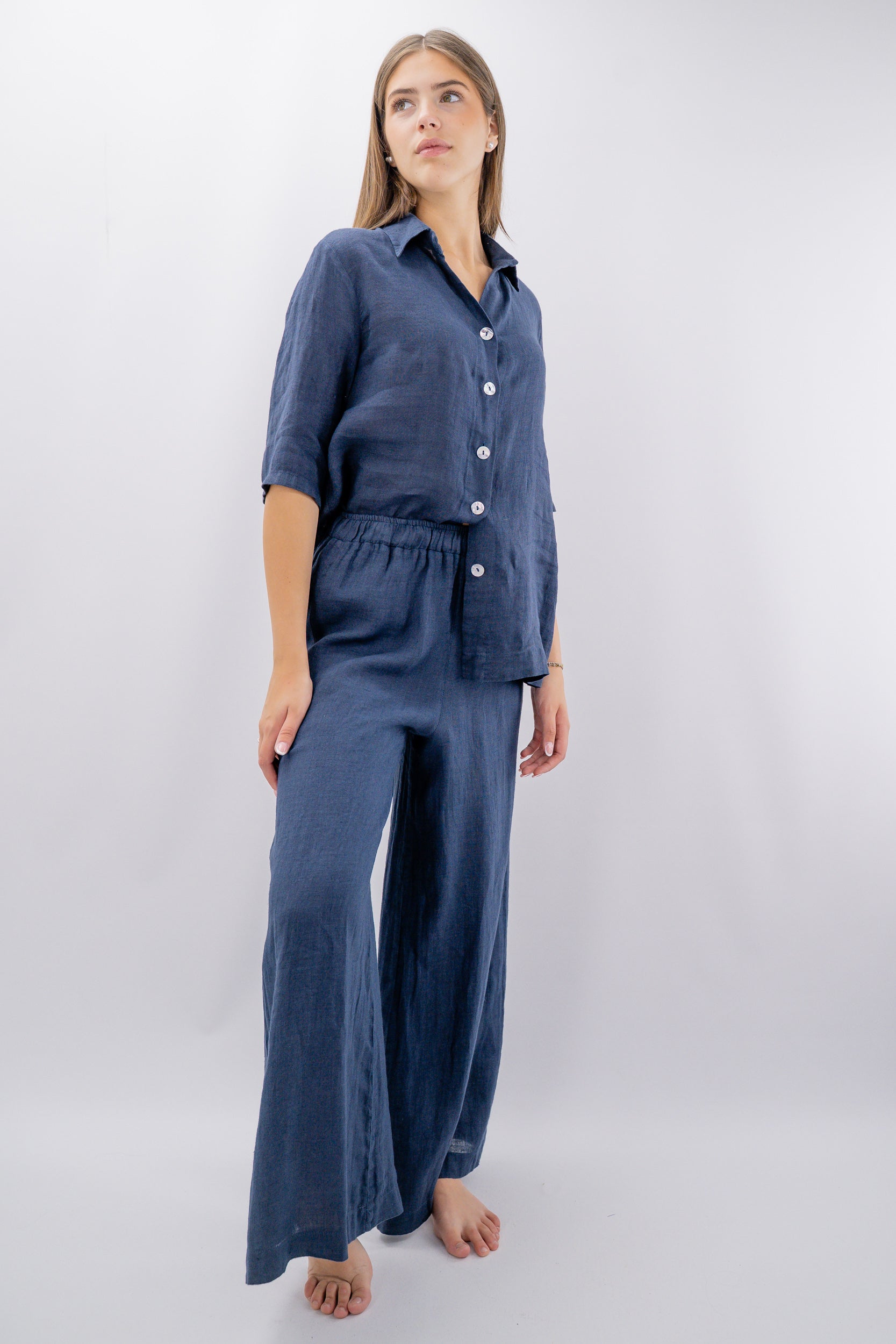 Camicia ampia in lino con collo sportivo