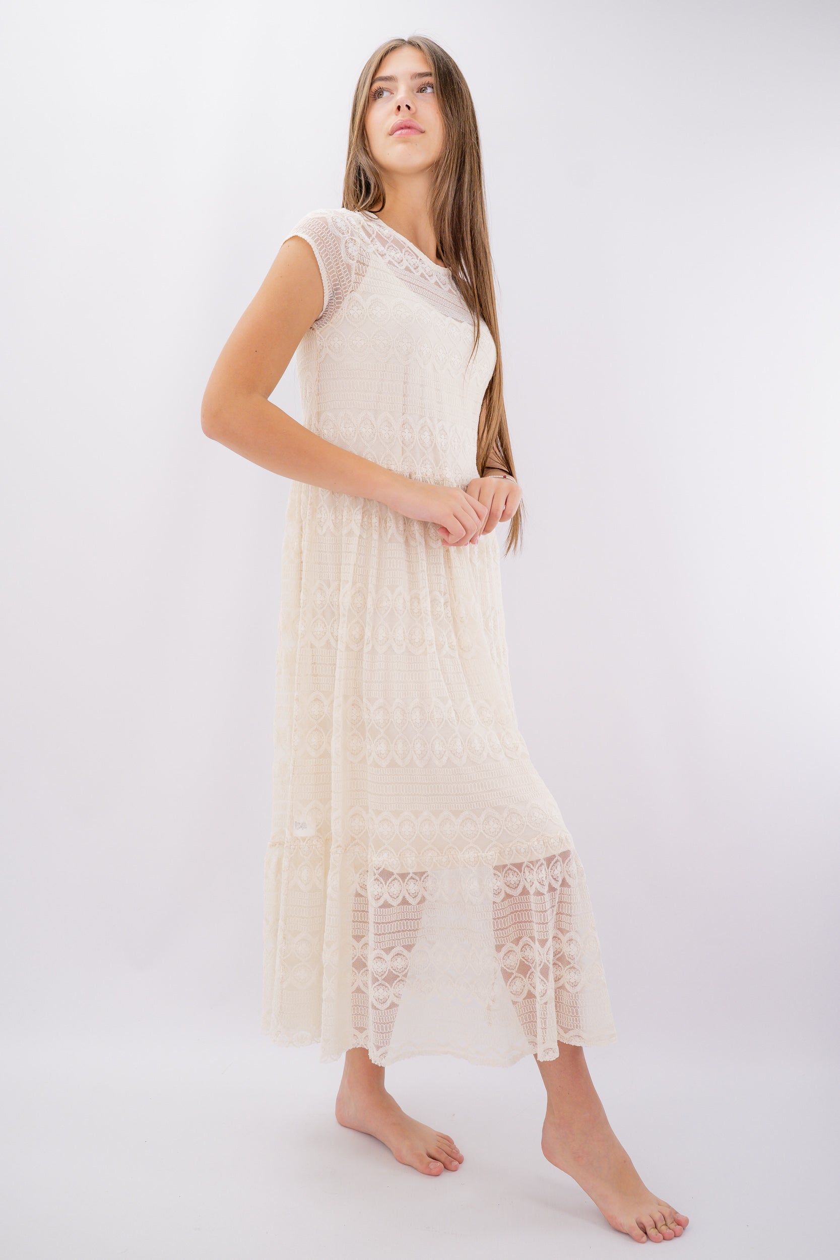 Abito lungo in pizzo con sottoveste