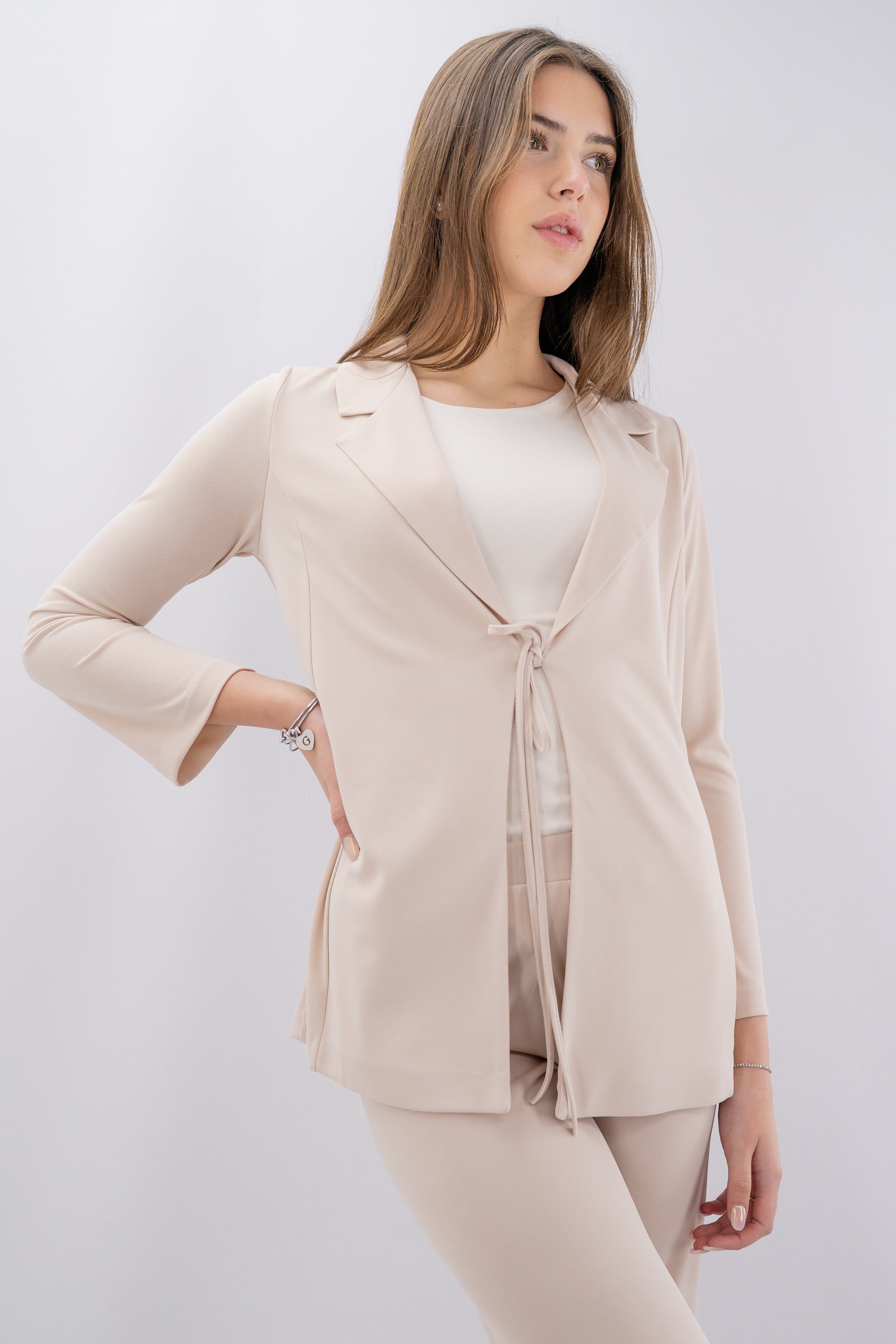 Blazer fluido con chiusura allacciata