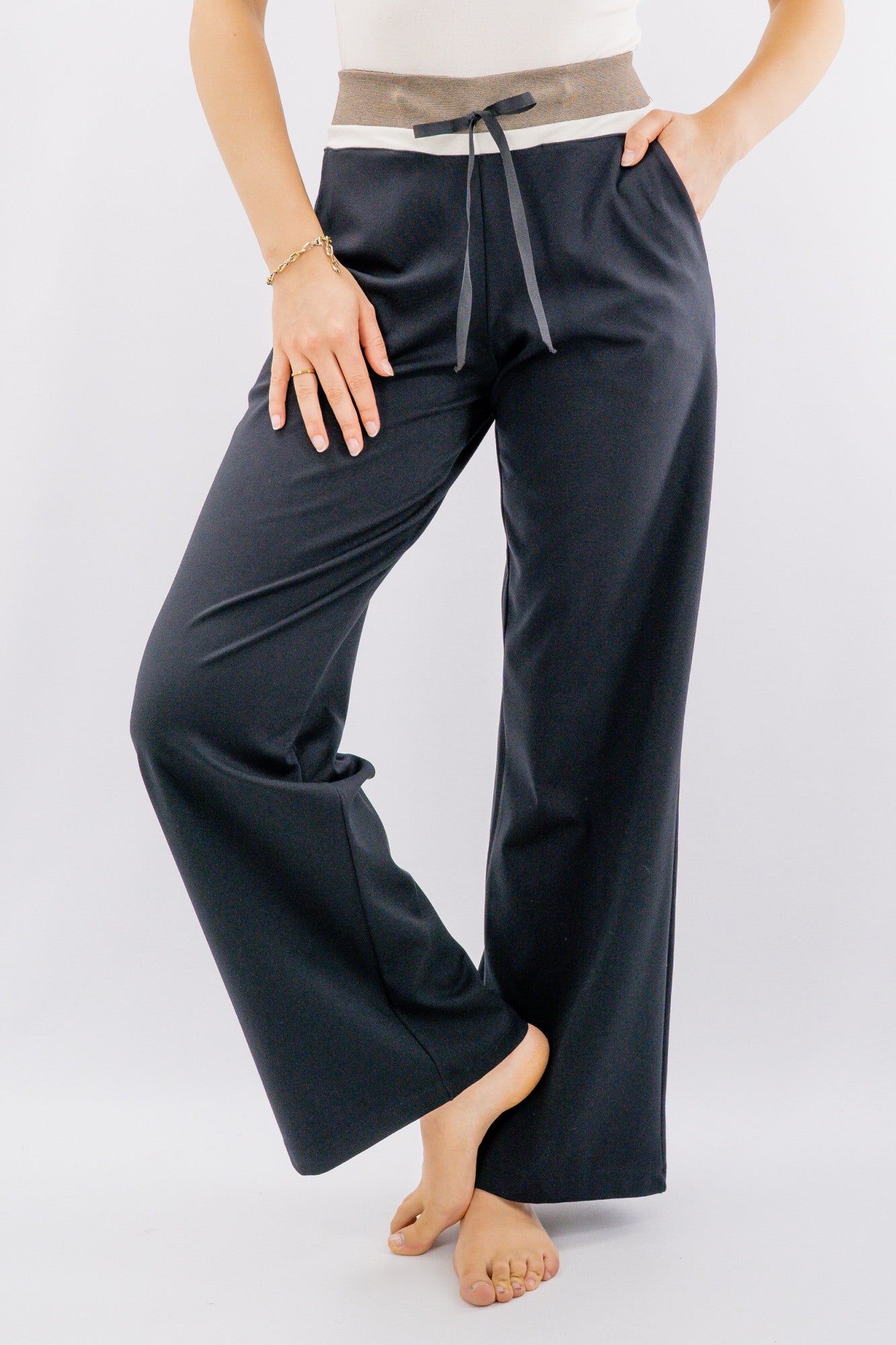 Pantalone a gamba ampia con cinturino elastico e coulisse