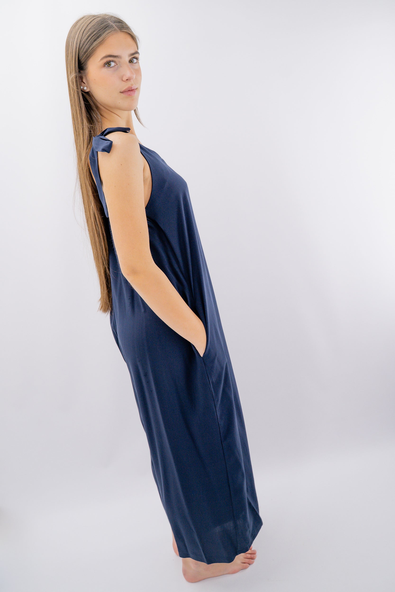 Tuta ampia con spalline annodabili