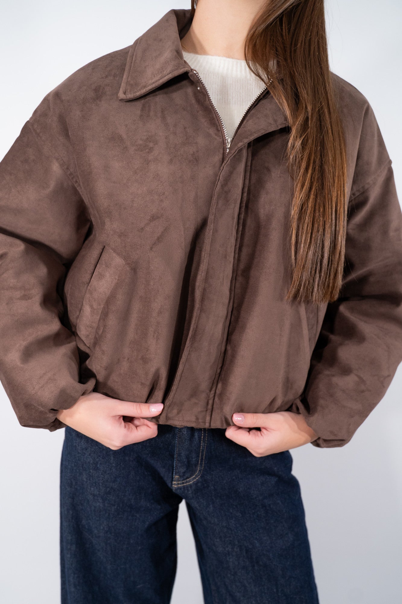 Giubbotto corto effetto scamosciato con zip frontale