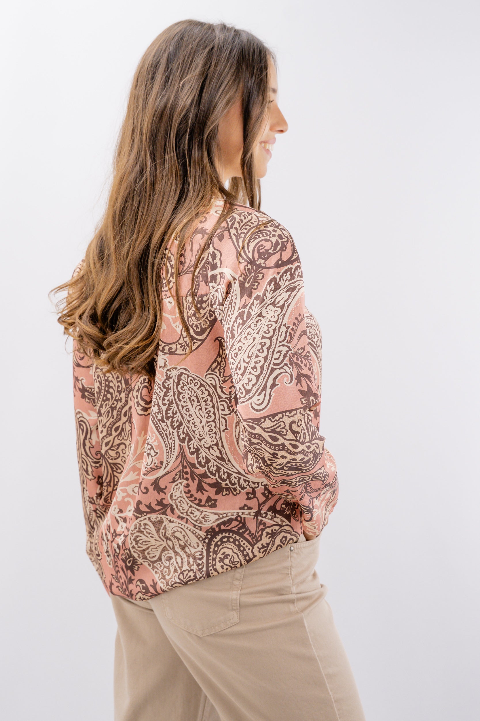Blusa in texture ad effetto satinato fantasia Paisley