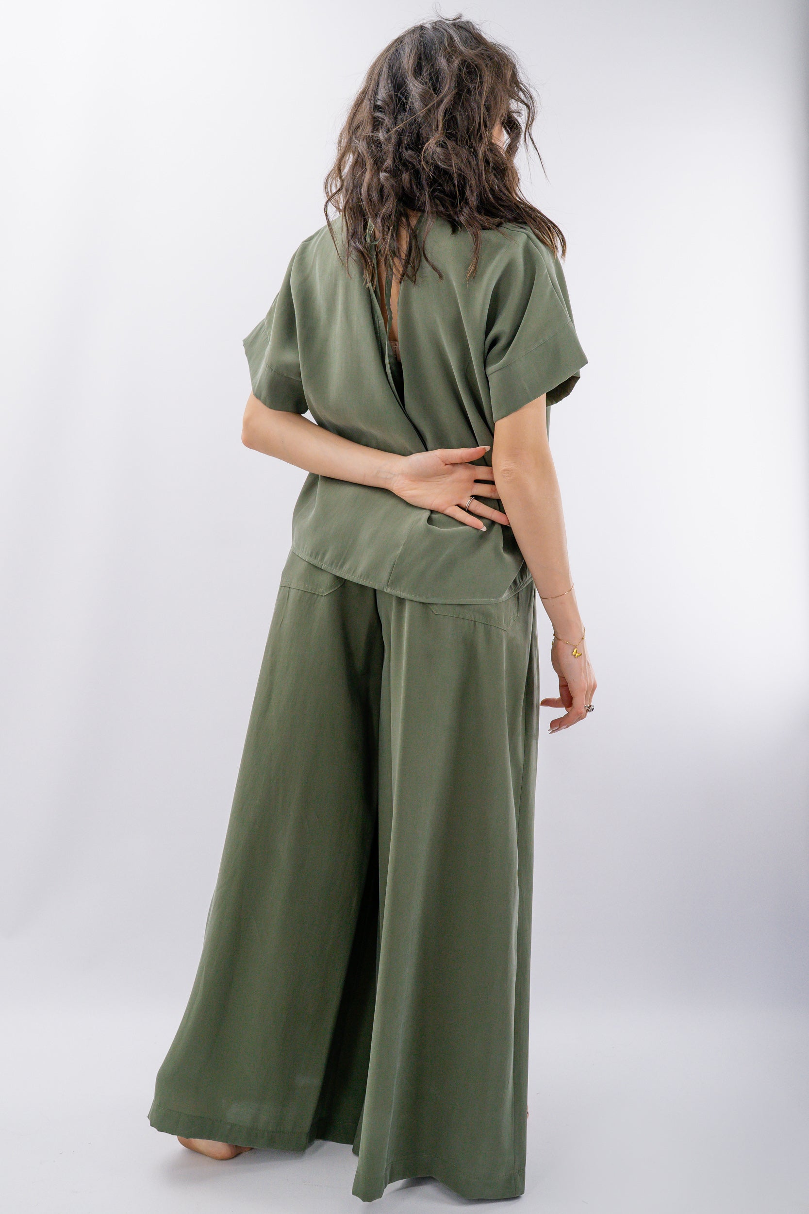 Set coordinato: blusa e pantalone fluidi in misto modal