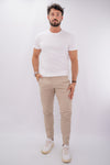 Pantalone slim con bottoni decorativi