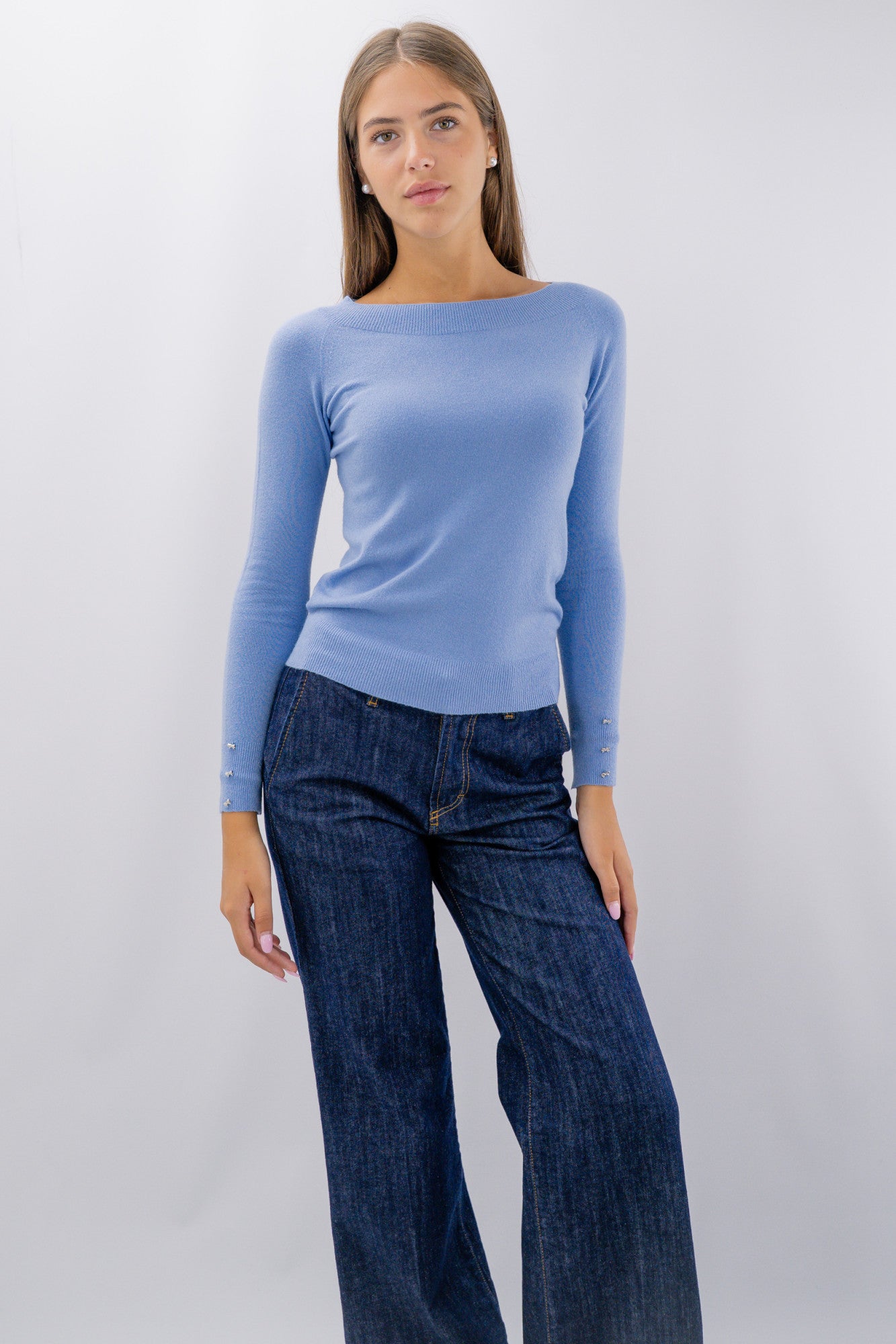 Maglia con scollo a barchetta e fiocchetti