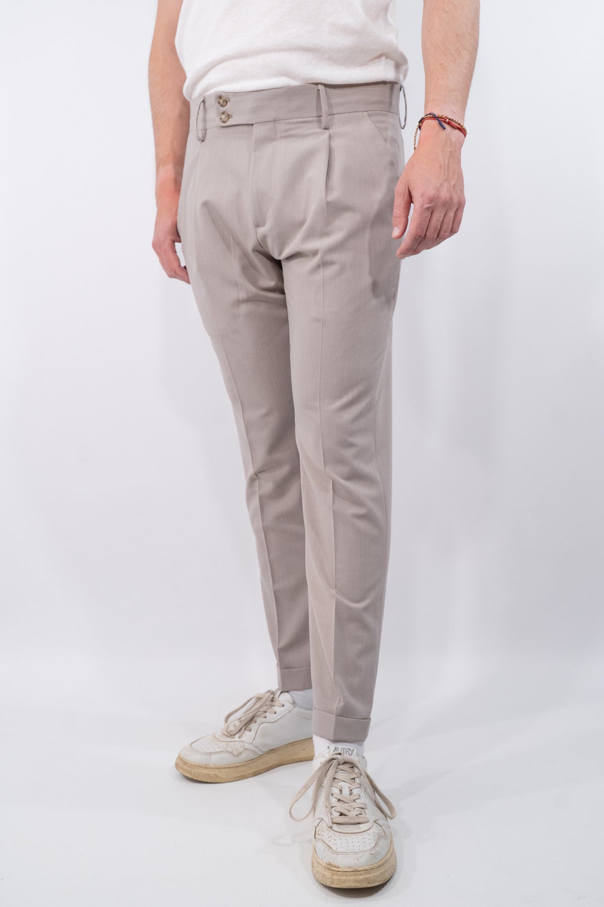 COLOR::BEIGE::1
