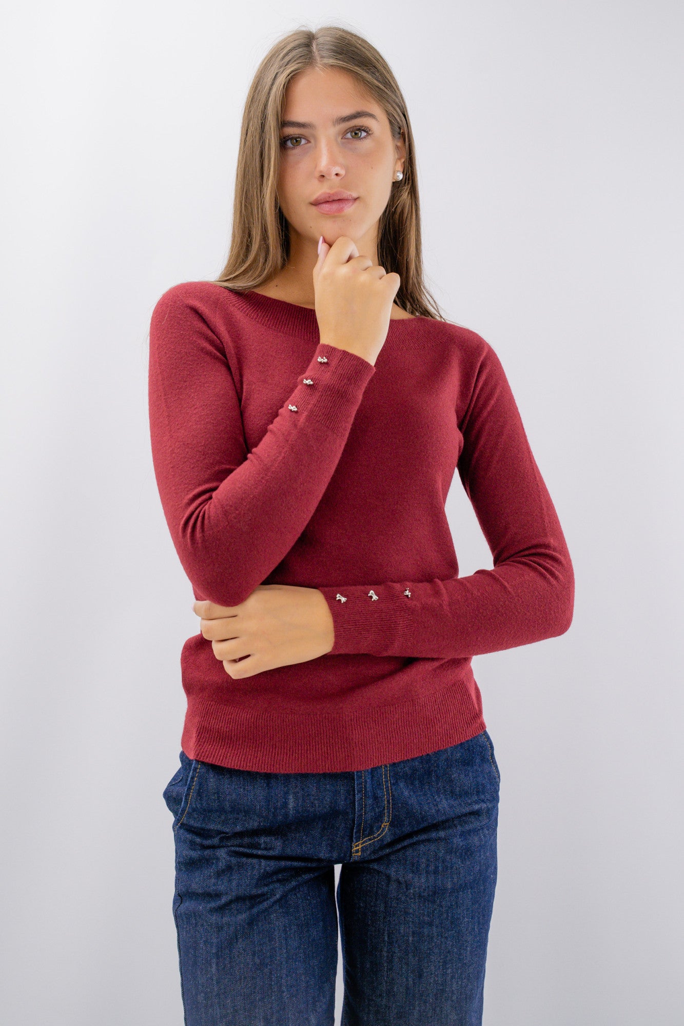 Maglia con scollo a barchetta e fiocchetti