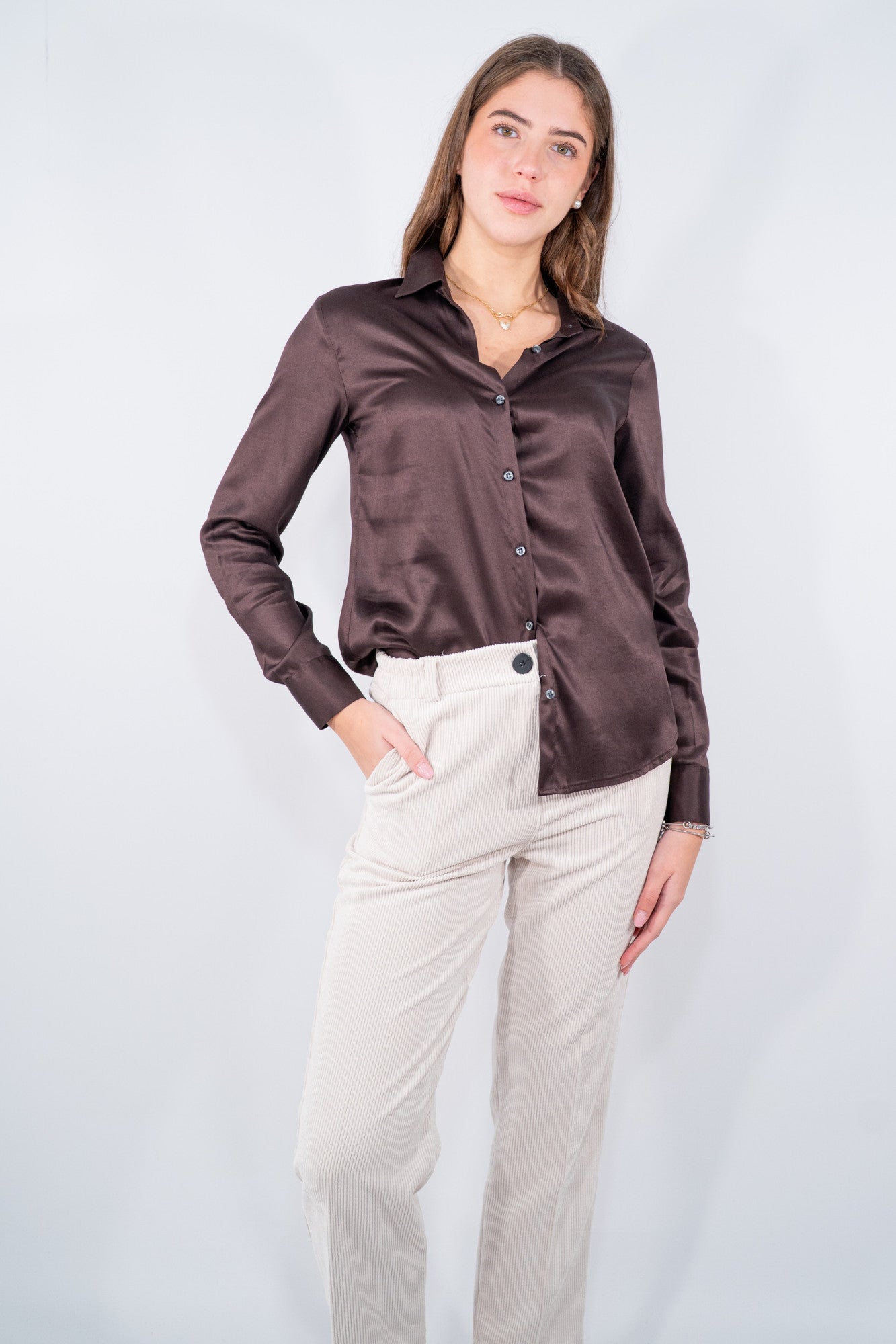 Camicia fluida effetto seta con colletto classico