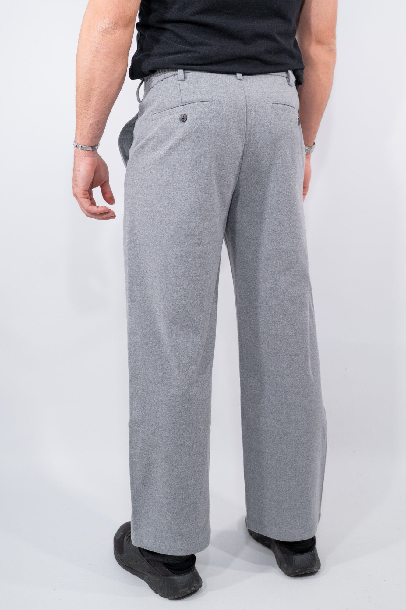 Pantalone dritto con dettaglio in vita