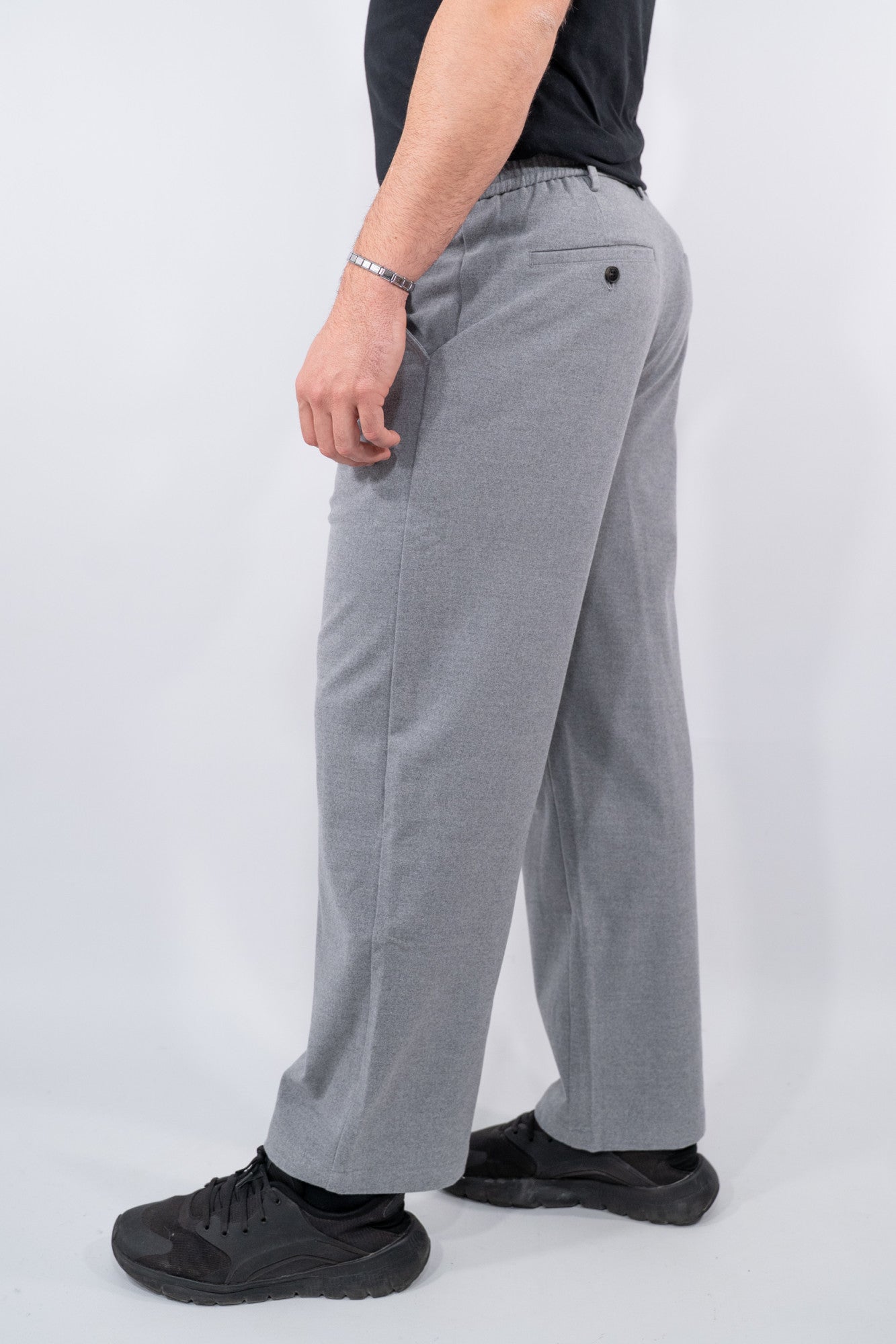 Pantalone dritto con dettaglio in vita