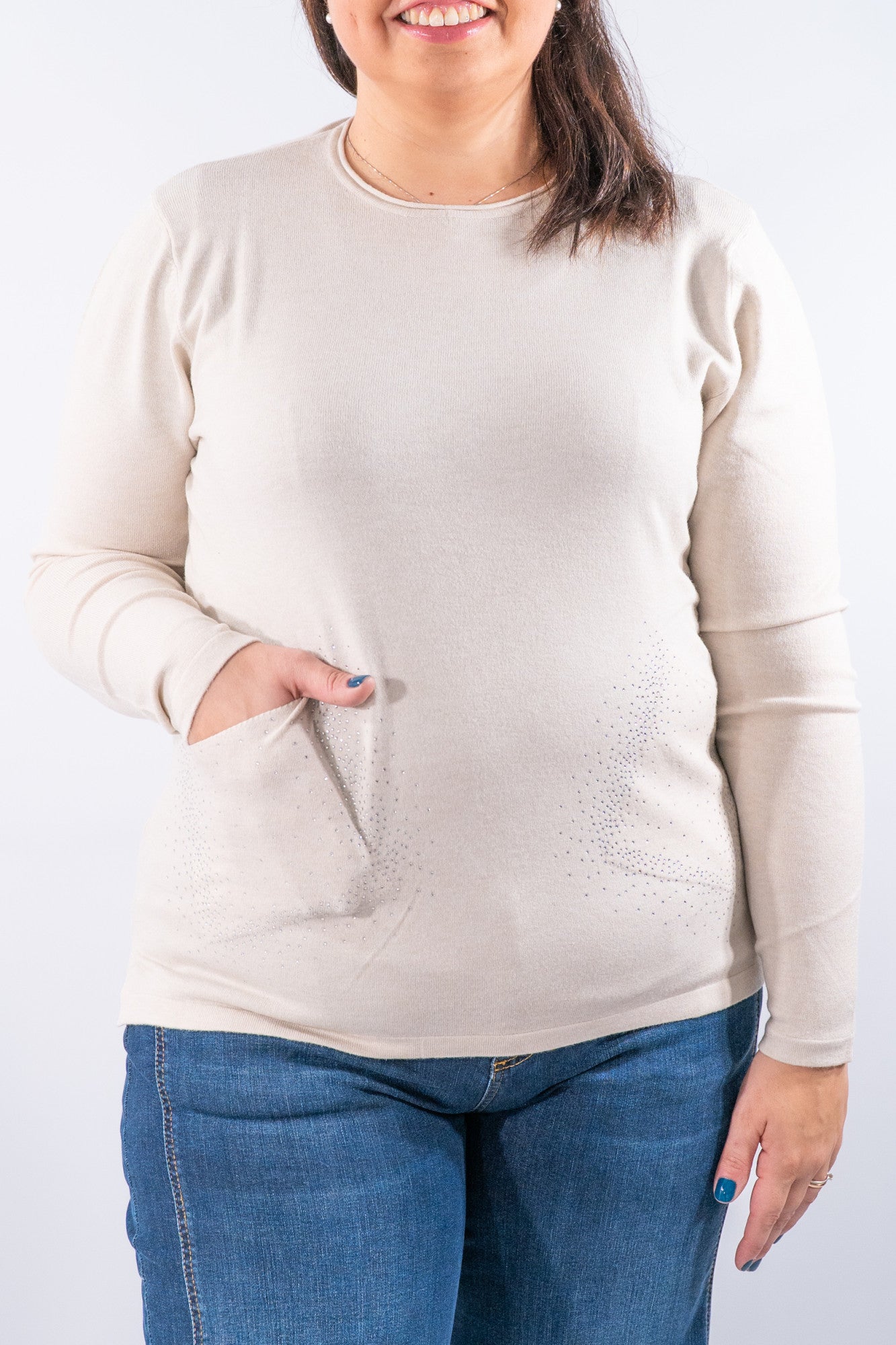 Girocollo con taglio ad A e tasche con strass