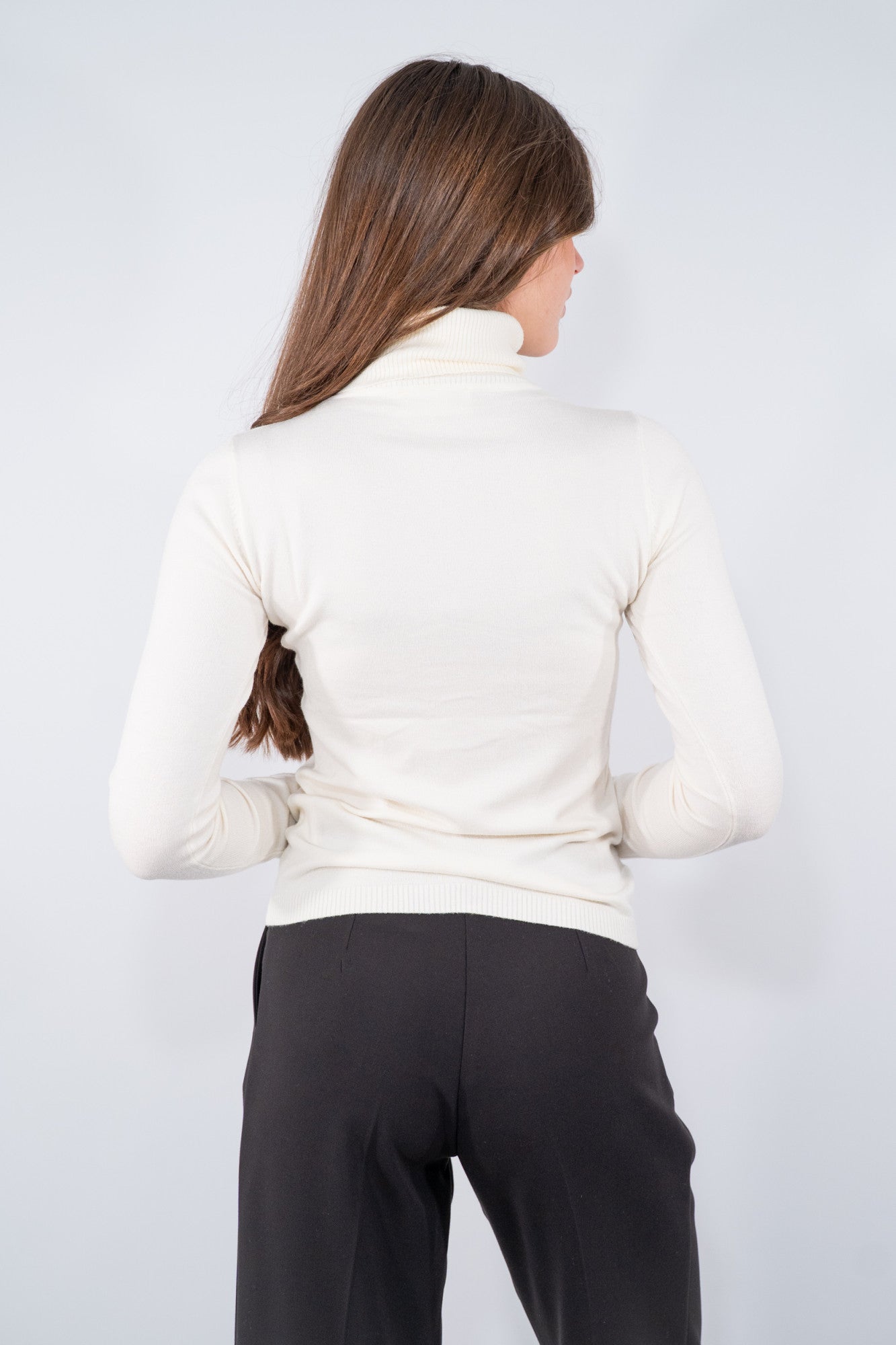 Maglia dolcevita rasata