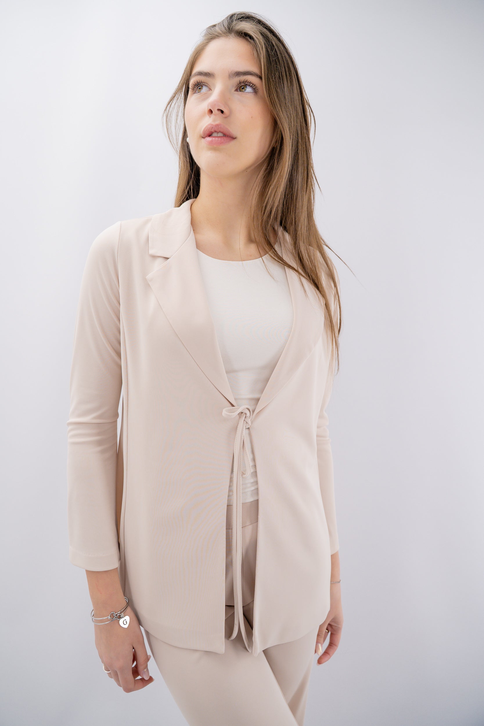 Blazer fluido con chiusura allacciata