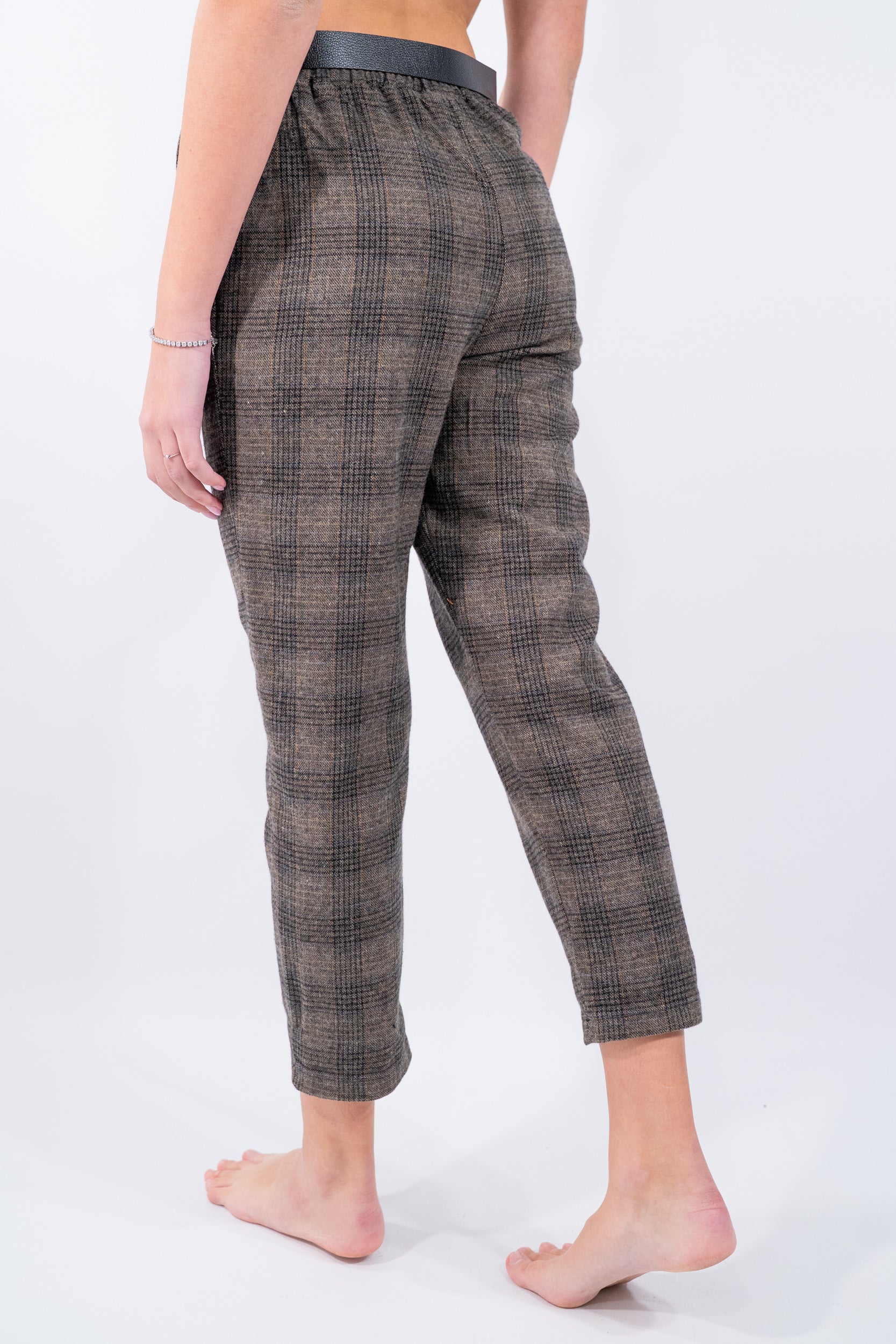 Pantalone simil-ovetto con motivo quadro in mano lana