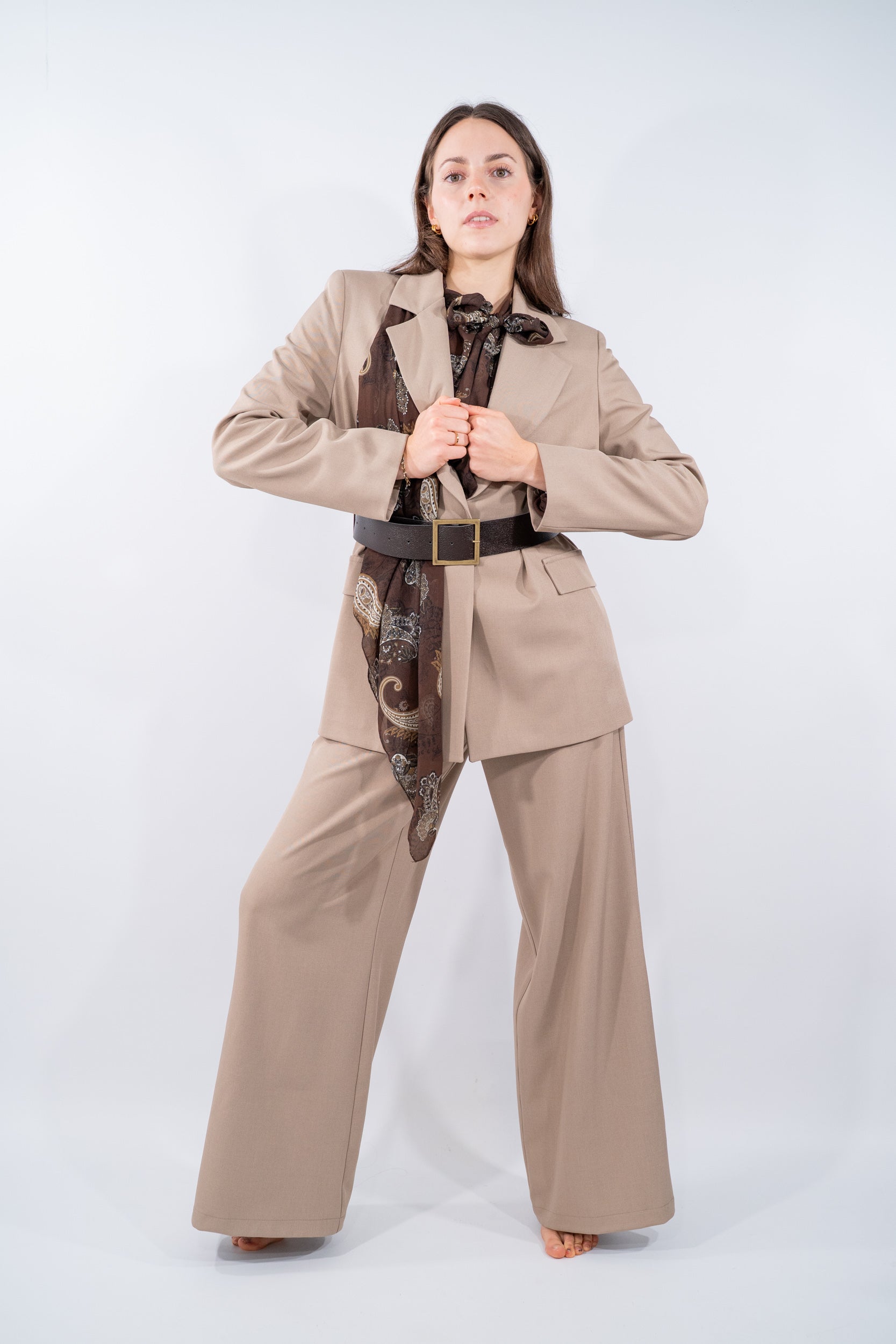 Pantalone a palazzo con foulard