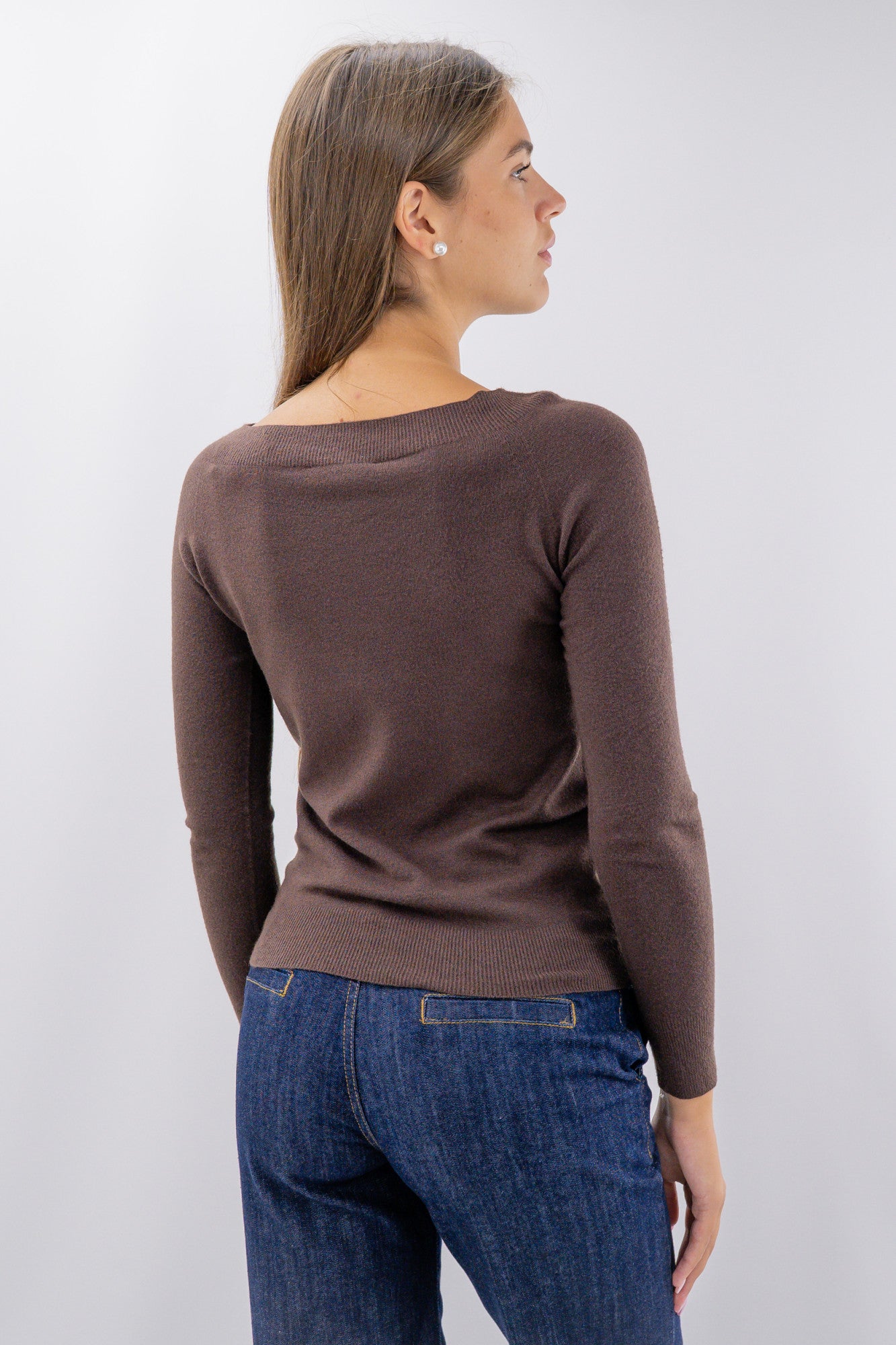 Maglia con scollo a barchetta e fiocchetti